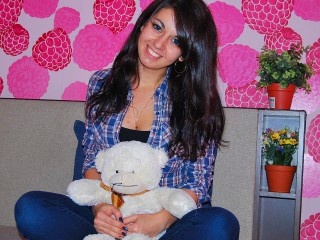 brunette sweetcutelori
