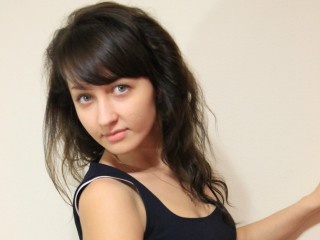brunette bell18 perform cameltoe