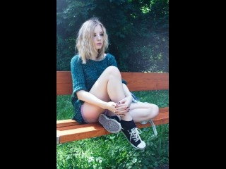 blonde lori perform butt