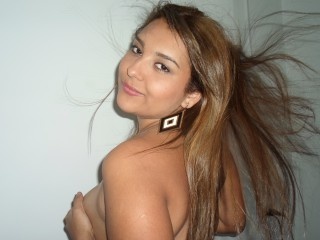 brunette alexa21120 perform cameltoe