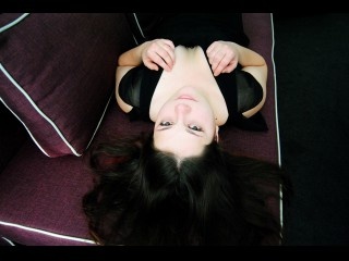brunette dizziginger perform anal