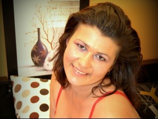 brunette hotsarah23 perform anal