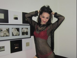 brunette mary