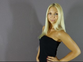 blonde foxyblondxxx perform cameltoe