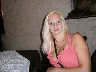 blonde anna perform anal