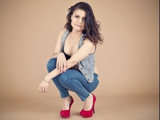 brunette hallary perform anal