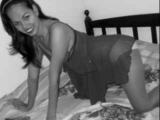brunette hornykim perform butt