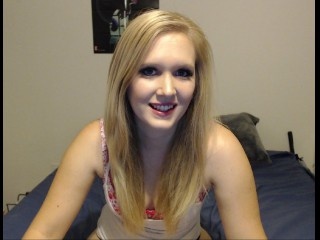 blonde sexysolana perform cameltoe