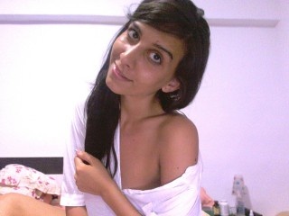 brunette exotyccharm2 perform cameltoe