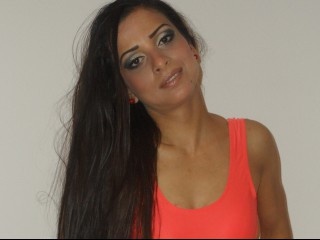 brunette beatrice perform anal