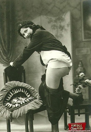 shy pretty vintage chicks