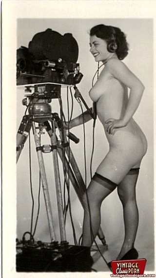 vintage chicks wear dark