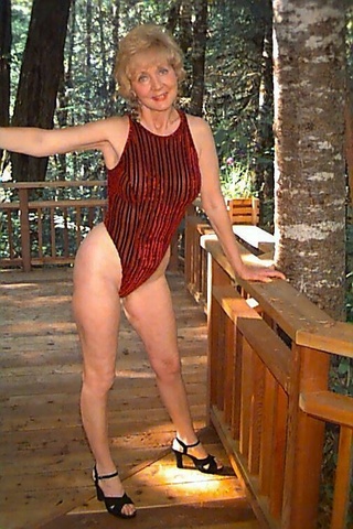 mature classy carol united