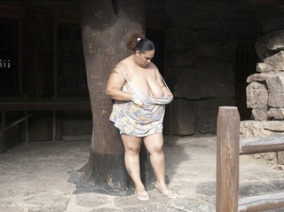 exhibitionist curvy baby girl