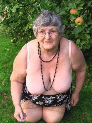 curvy exhibitionist grandma libby