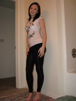 chica mona bonita jovencita riley