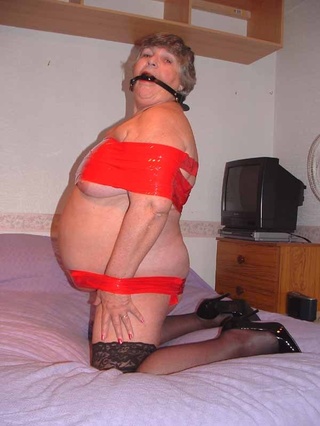 yaya bdsm abuela libby