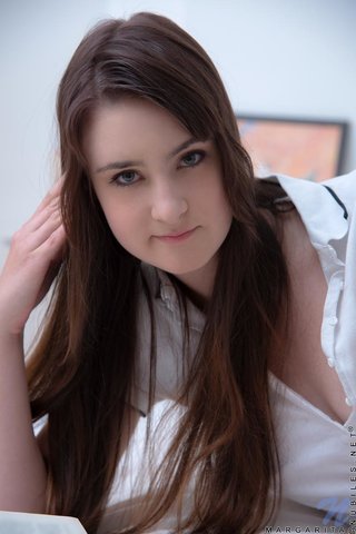 brunette, small boobs, solo, teen