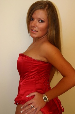 brunette nicole hand jobs