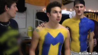 anal, gay, quitarse la ropa, universidad
