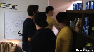 anal, gay, quitarse la ropa, universidad