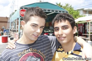 18+ jovencitas, gay, restaurante, tío