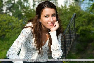 teen hottie exposes lovely