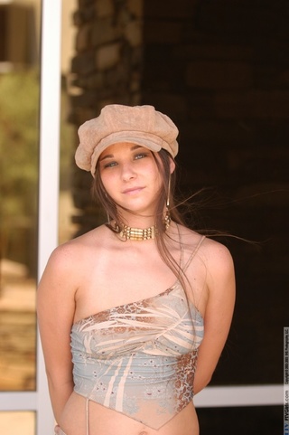 jovencita natasha upskirt público