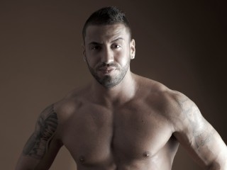 brunette carmine