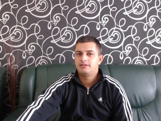 brunette alexsweetboy22 close