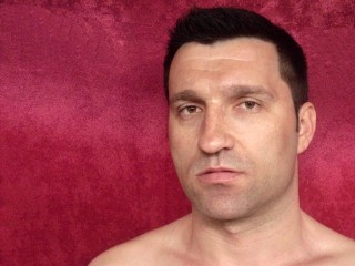 brunette muscleboy roleplay