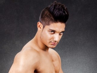 brunette oosexyfabian25 striptease