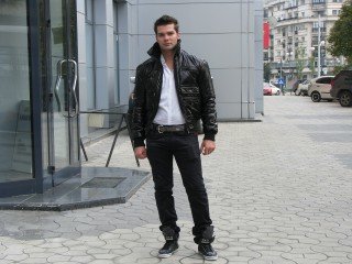 28 yo, boy live sex, short hair, white