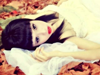 brunette young shemale hadana