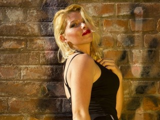 blonde vicky roleplay
