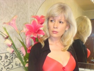 rubias julia de cerca