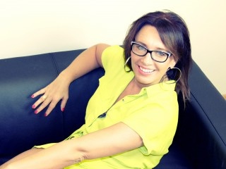 brunette jenny