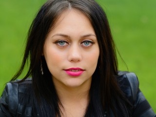 brunette teen melissa