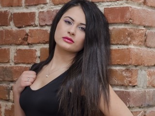 morena jovencita sophie juego de roles