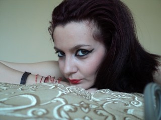 leaamour smoking