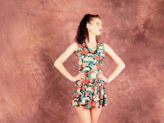 brunette teen fleurerebelle1 zoom