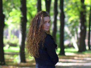 brunette teen baharnaz
