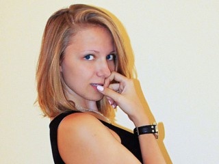 brunette teen najidah