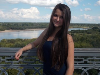 brunette teen anya zoom