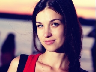 brunette margo oil
