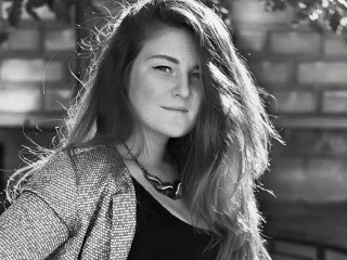 brunette teen inkara