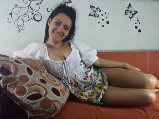 brunette teen ingridsweet01 smoking