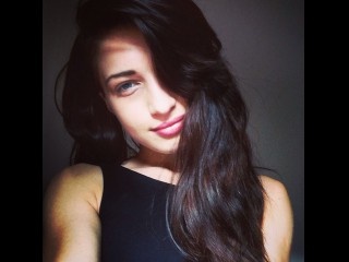 brunette heraggodess dancing