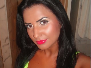 brunette allicia