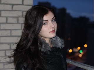 brunette teen anna dancing